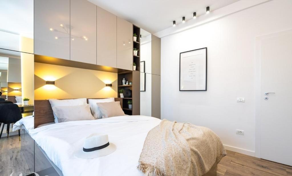 Majestic Apartament With View In Magheru Bucareste Exterior foto